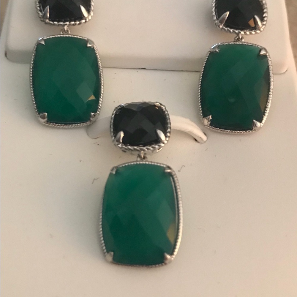 SS BLACK SPINEL AND GREEN ONYX EARRINGS & PENDANT